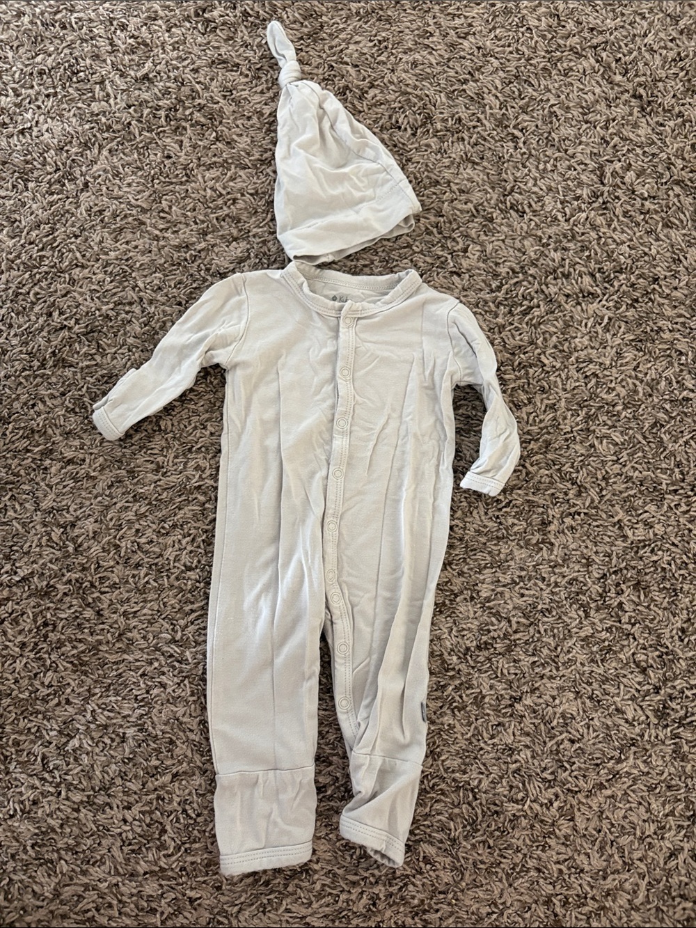 Kyte Baby Oat One-Piece with Knot Hat